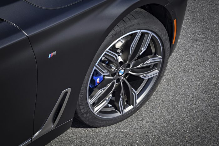 173-P90246922-highRes