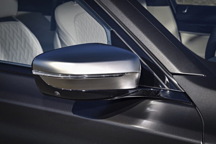 176-P90246925-highRes