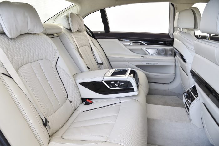 195-P90246972-highRes