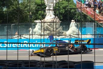 Karambollal végződött a robotautók első versenye