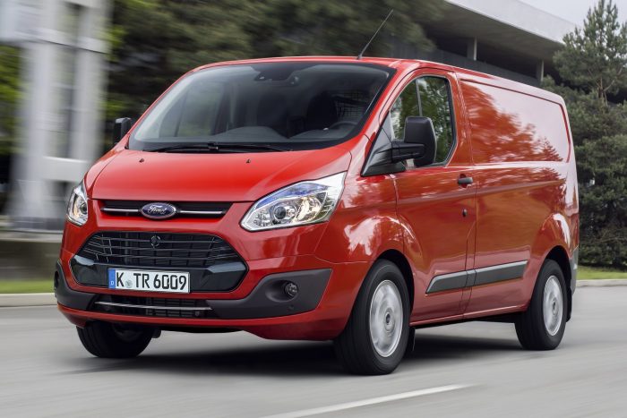 Oldalszél-stabilizátort kapnak a Ford haszonjárművek 1 | Vezess TransitCustom