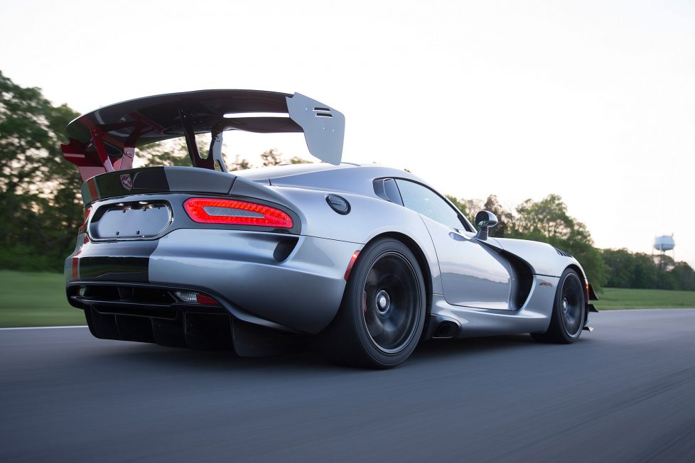Top 10 – Legendás hátsó szárnyak 8 Dodge Viper ACR