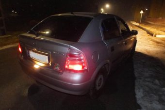 Trükkös lopás, gyerekkel vitték az autót Pápán