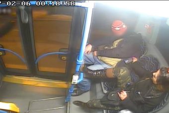 Aljas lopás a zuglói buszon, ezt a nőt keresik