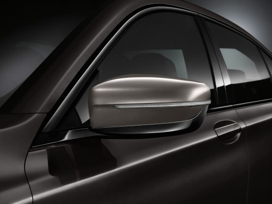 206-P90208718-highRes