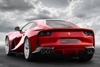 Ferrari 812 Superfast: elképesztő csúcsmodellel újít Modena 2