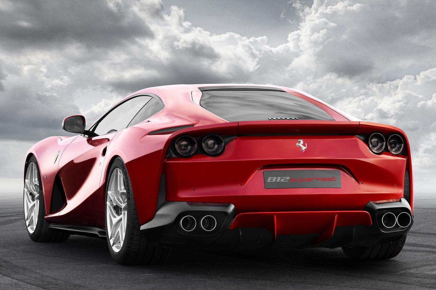 Ferrari 812 Superfast: elképesztő csúcsmodellel újít Modena 1