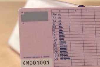 Tudod, mi az a lekaparható rész a jogsi hátulján?