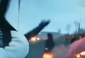 Menet közben mobilozott, gyalogosokat tarolt egy orosz nő