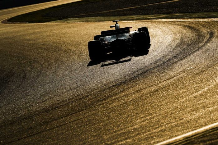 F1: Egy csapat már elhasalt a trükkös felfüggesztéssel