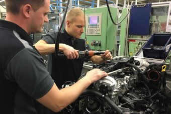 F1: Bottast bevették a családba - videó