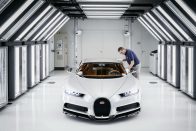 Nézz észbontó képeket a Bugatti Chiron születéséről 45