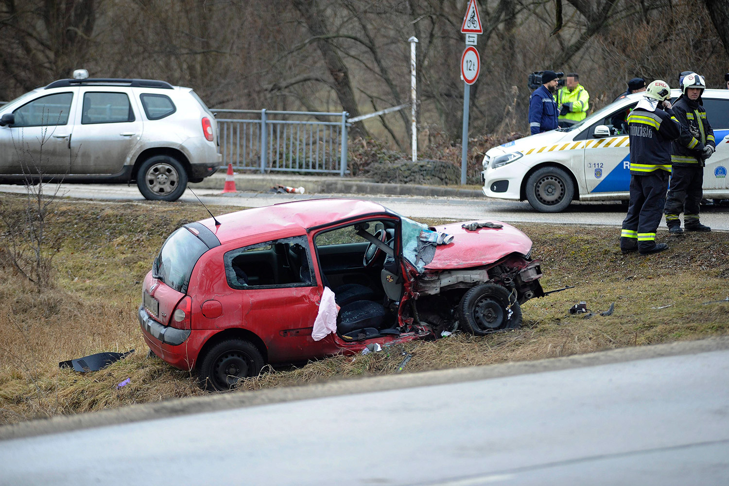 D__MI20170221003 | Vezess | Vezess