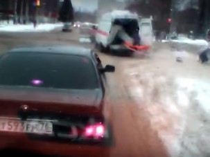 Borzalmas mentőbaleset: kirepült az orvos is