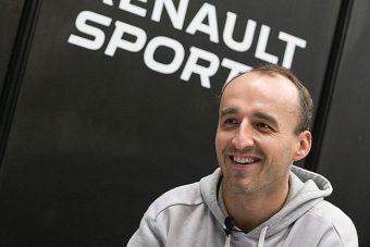 Kubica hat és fél év után újra Forma-1-est tesztel