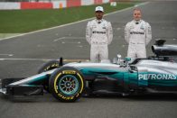 F1: Stúdiófotókon a Mercedes új autója 18