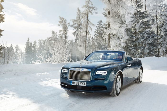 Rolls-Royce a hóban