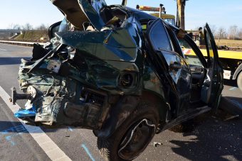 Megrázó fotókon az M5-ösön történt tragédia