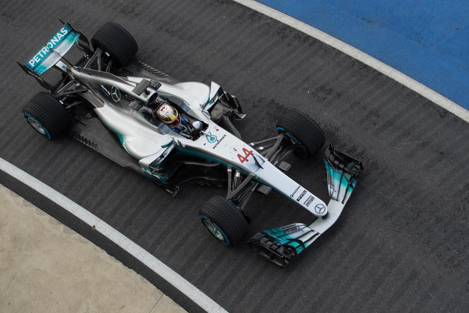 F1: Pályán a Mercedes új autója 7