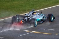 F1: Pályán a Mercedes új autója 12