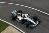 F1: Pályán a Mercedes új autója 11