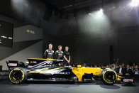 Fekete-sárga a Renault új Forma-1-ese 17