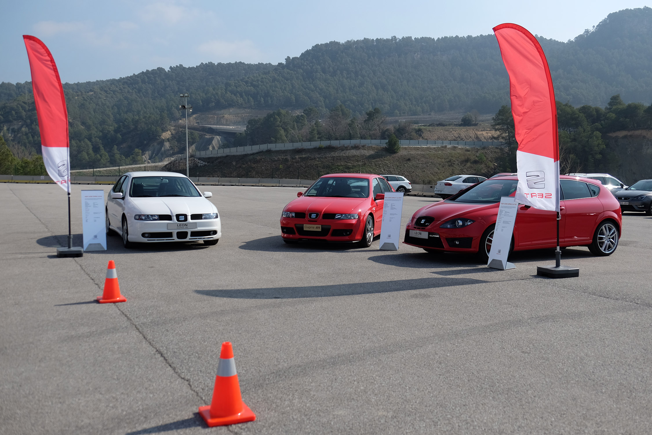 Spanyol Wunderwaffe, 300 lóerővel: SEAT Leon Cupra 22