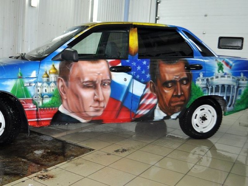 Vladimir-Putin-fans-paint-his-picture-on-their-cars-13