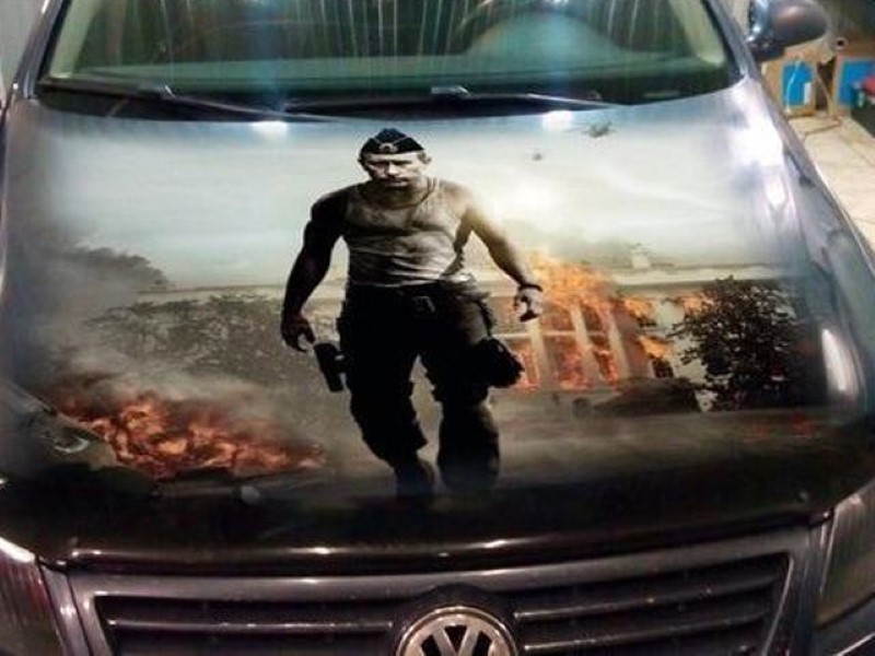 Vladimir-Putin-fans-paint-his-picture-on-their-cars-3