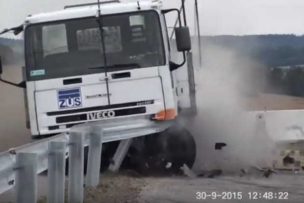 Sok életet menthet meg ez a magyar szalagkorlát