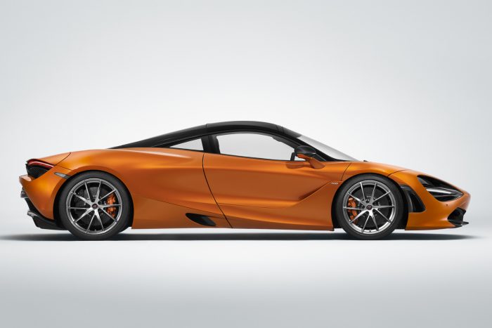 Megérkezett az új McLaren 720S 4 Formailag alapvető változás, hogy elmaradtak a hátsó vállnál elhelyezett hűtőlevegő-bevezetések.