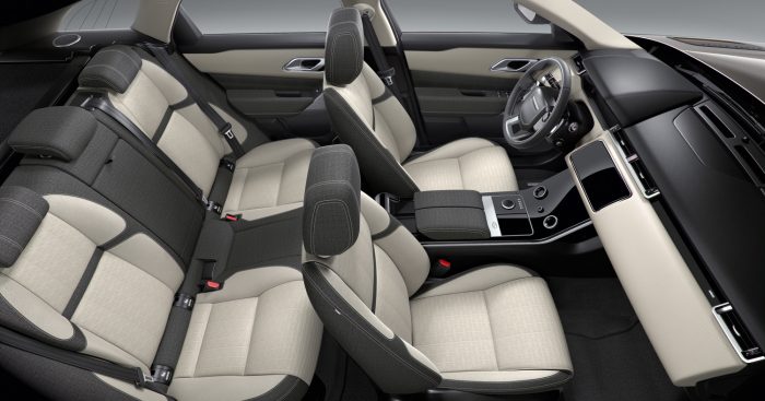 Range Rover Velar: a múltból jött, a jövőbe tart 10 Új ügyfélkör új igényekkel: aki nem bőrkárpitot kér, fenntartható forrásból származó biotextílián pihentetheti hátsóját.