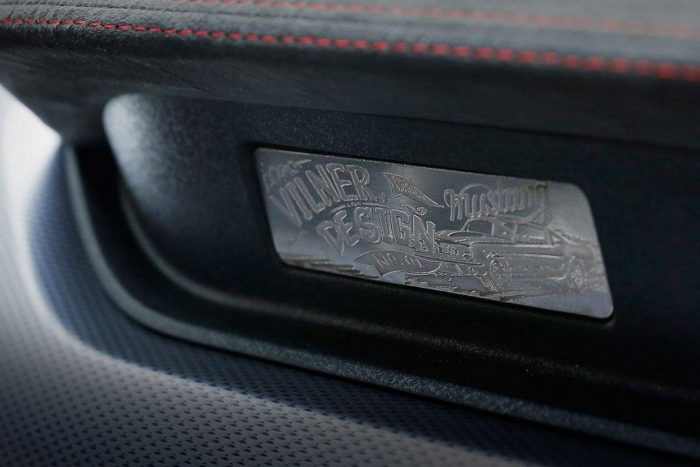 Lóbőrbe öltöztették a sportkocsit 6 | Vezess 01-Vilner Ford Mustang -1