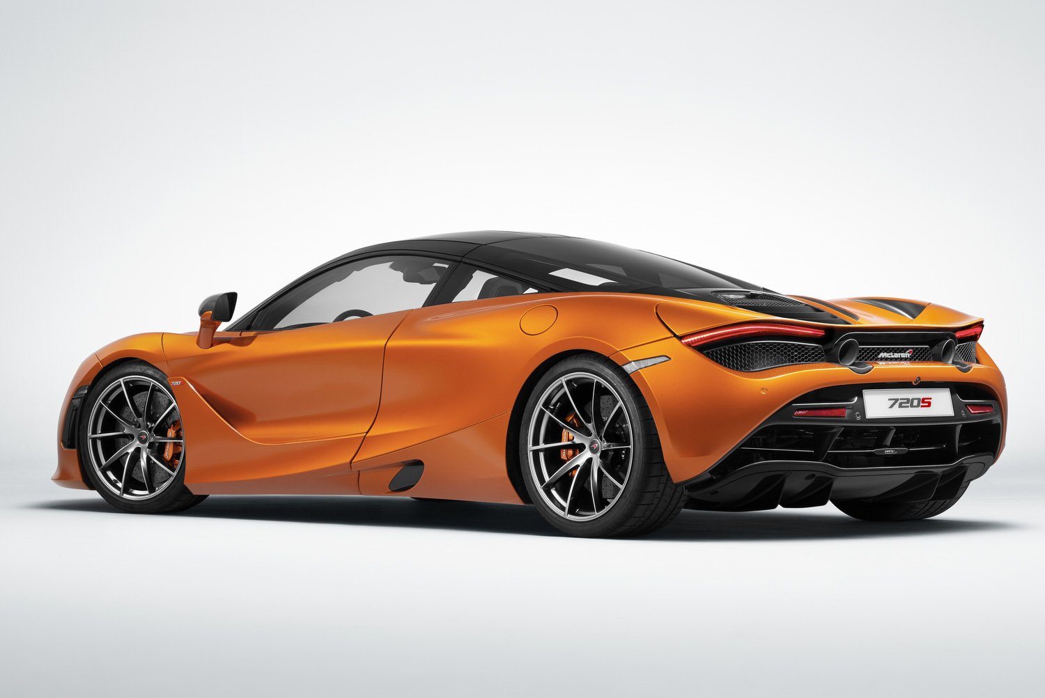 Megérkezett az új McLaren 720S 26