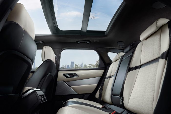 Range Rover Velar: a múltból jött, a jövőbe tart 22 A tengelytáv 2874 mm, félúton az Evoque (2660 mm) és a Range Rover Sport (2923 mm) között.