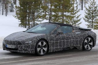 Egy év múlva jön a BMW hibrid roadstere