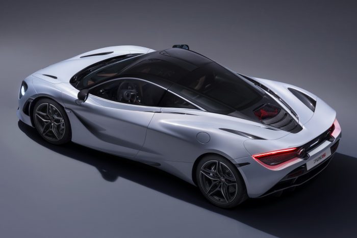 Megérkezett az új McLaren 720S 5 A futómű kettős keresztlengőkaros, a csillapítás adaptív, a szervokormány elektrohidraulikus.