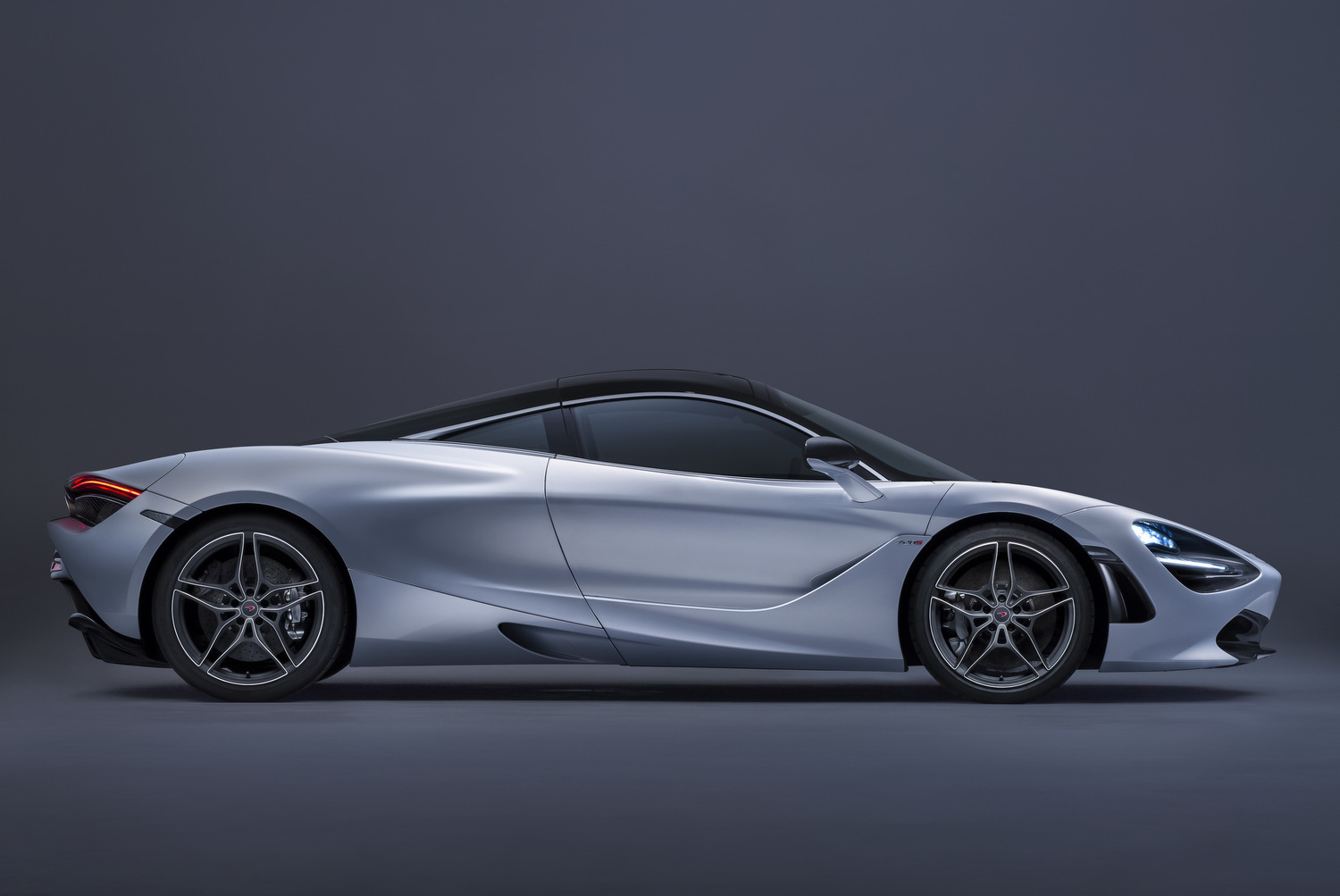 Megérkezett az új McLaren 720S 31