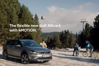 Beéget a haverok előtt anyád Golfja