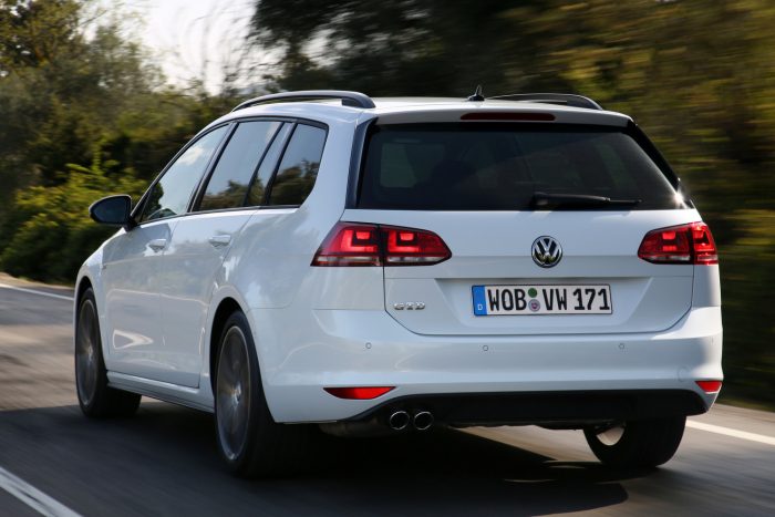 Elképesztő, botrányos hanyagság francia autógyárakban 6 1-volkswagen_golf_gtd_variant_20