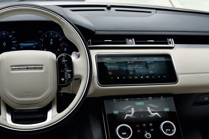 Range Rover Velar: a múltból jött, a jövőbe tart 17 A Touch Duo Pro rendszer 60 GB-os háttértárolóval rendelkezik, kérhető hozzá 4G-s mobil internet és wifi hotspot.