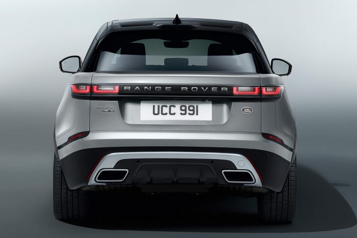 Range Rover Velar: a múltból jött, a jövőbe tart 7 A tetőszárnyba vágott nyílások megbolygatják az áramlatokat, és akár 90 százalékkal mérséklik a hátsó szélvédő elkoszolódását.
