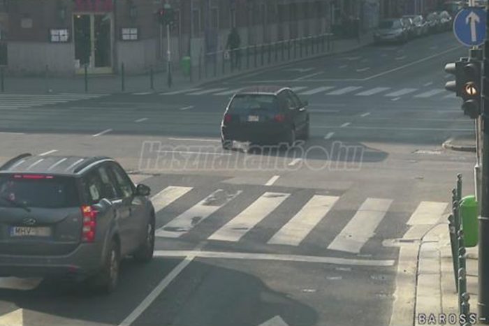 Na ilyen fotókat sem láttunk még magyar használtautó-hirdetésnél 2 | Vezess 11239672_4