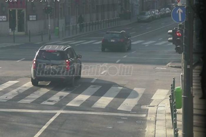 Na ilyen fotókat sem láttunk még magyar használtautó-hirdetésnél 3 | Vezess 11239672_5