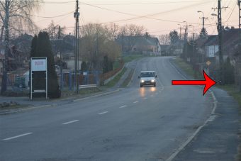 Magányos traffipax porig ültetve mér Zala megyében