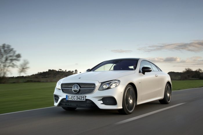 Pompázatos világ az új Mercedes E Coupéban 58 Suhanni, azt páratlanul tud