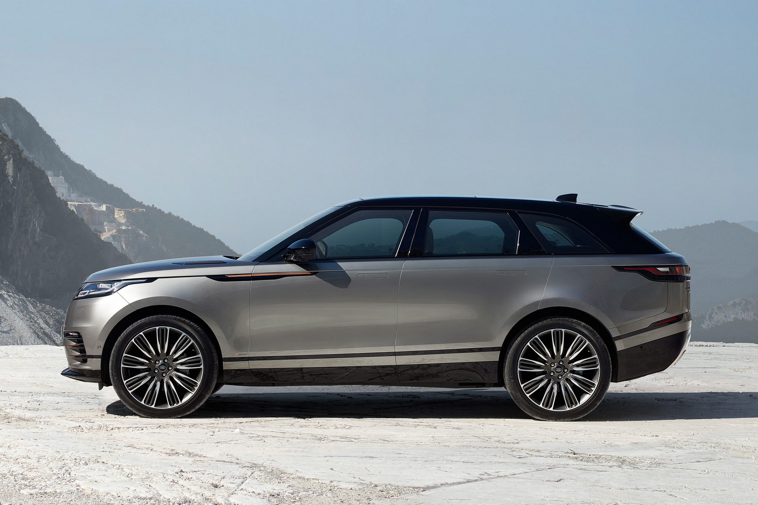 Range Rover Velar: a múltból jött, a jövőbe tart 16