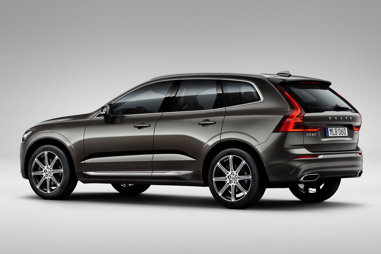 Volvo XC60: nincs több frontális ütközés? (40 fotó) 12