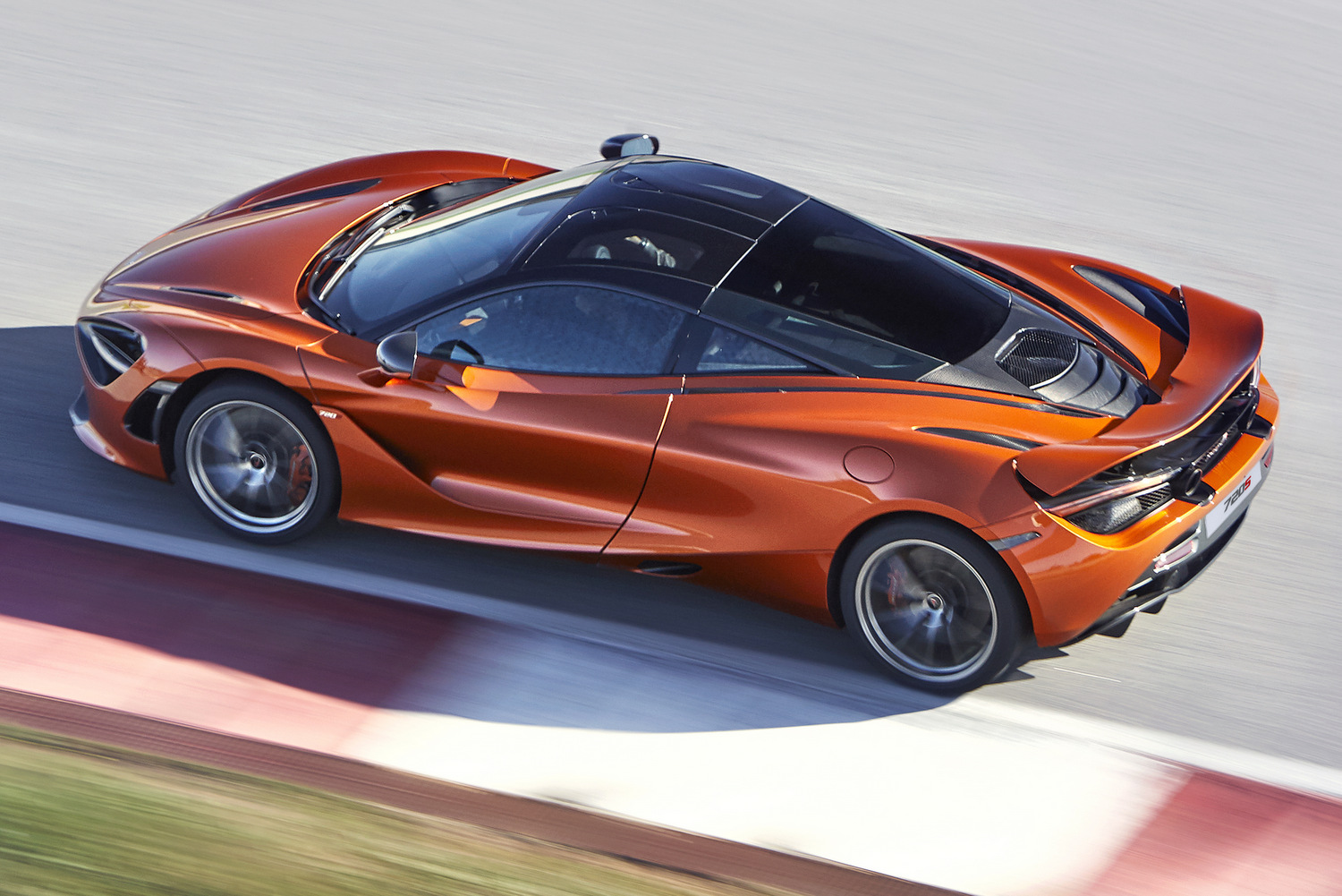 Megérkezett az új McLaren 720S 4