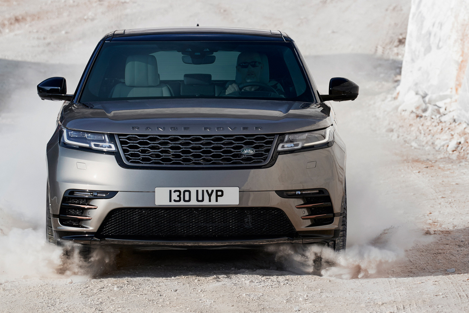 Range Rover Velar: a múltból jött, a jövőbe tart 19